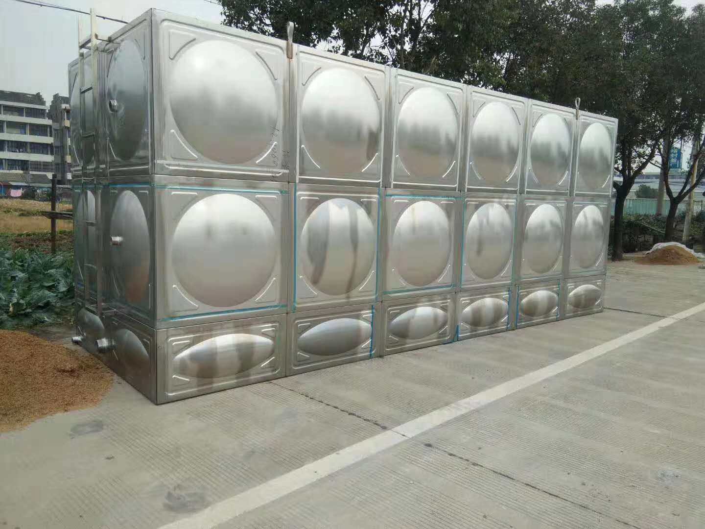 娄底不锈钢水箱厂家直销 不锈钢焊接方形消防水箱 保温水箱价格