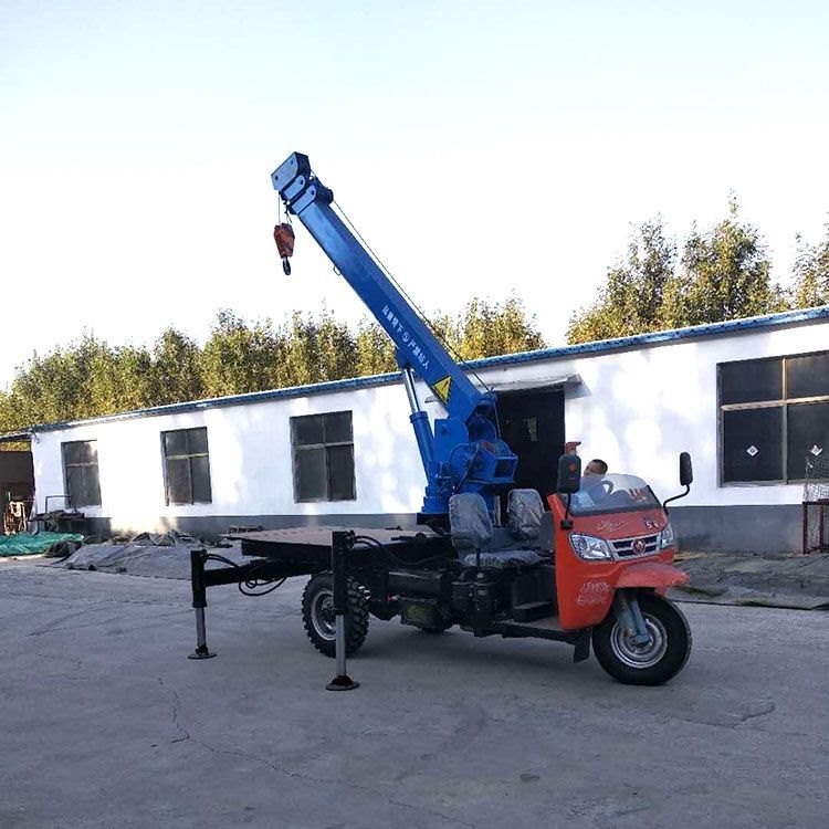 供應(yīng)三輪吊可定制小型汽車吊三輪自備吊原始圖片2