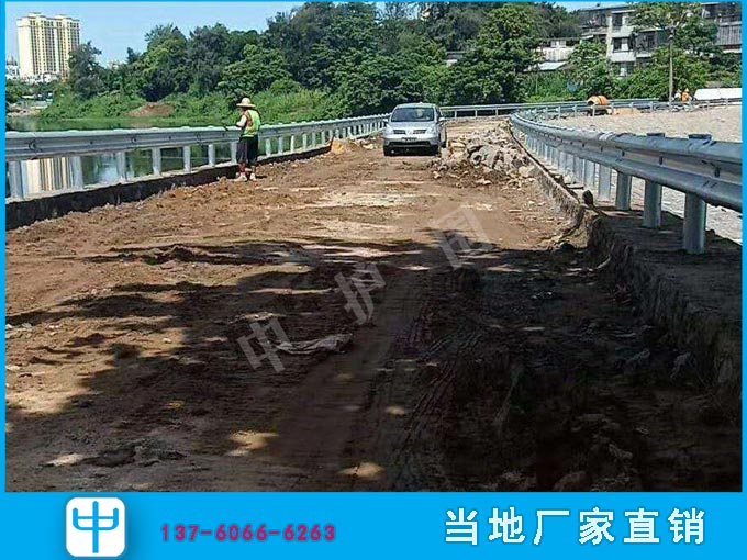 河源波形护栏板批发 山间公路安全防护栏安装项目