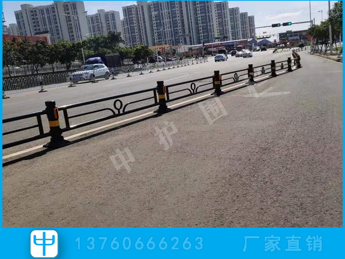 文昌道路欄桿隔離樁圖片 城市護(hù)欄賠付標(biāo)準(zhǔn)