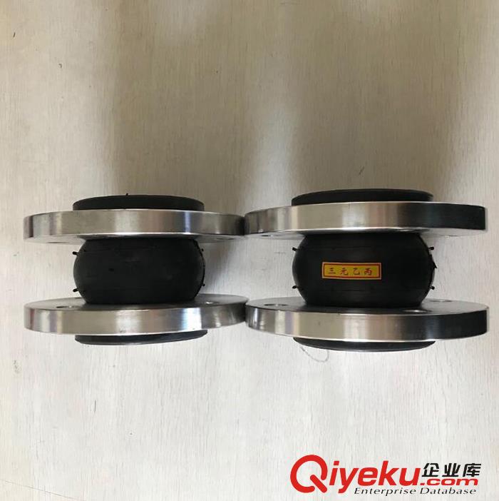 寧夏石油用DN300柔性法蘭式橡膠軟接頭PN2.5