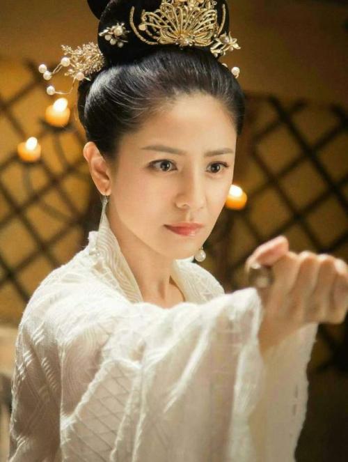 胡可經(jīng)紀(jì)人聯(lián)系方式18516569666明星直播帶貨明星代言商演邀約原始圖片3