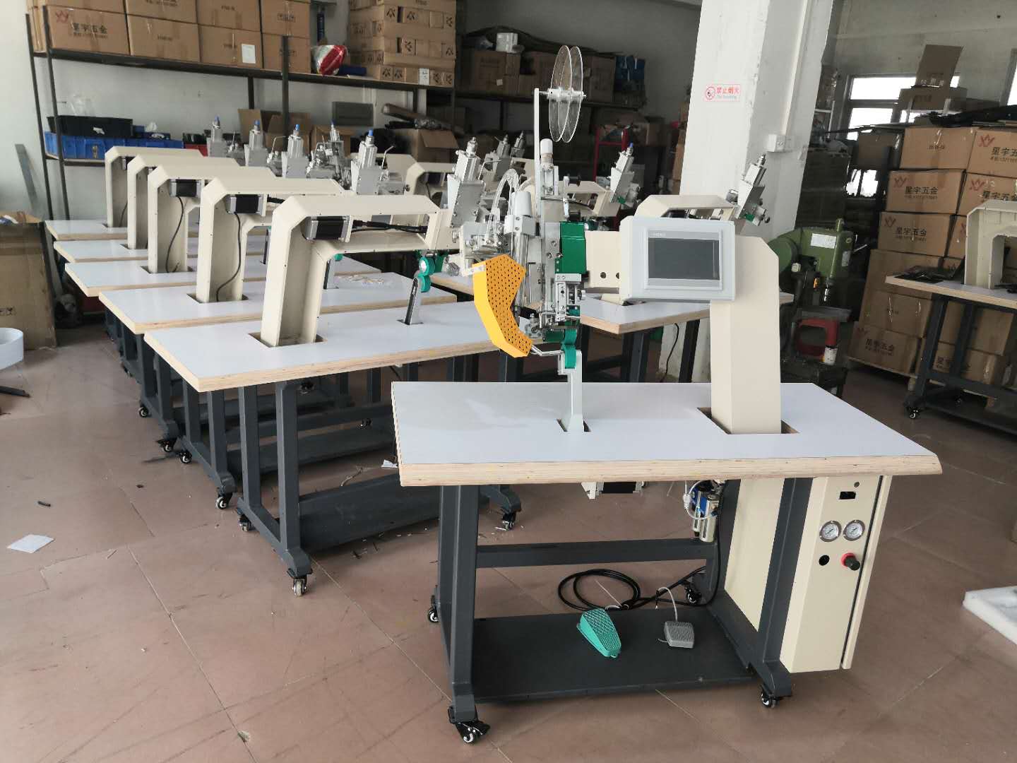 防護(hù)服廠家直銷 熱風(fēng)機(jī) 防護(hù)服 口罩機(jī)壓條機(jī)雨衣賬蓬熱封 防護(hù)服熱封機(jī)