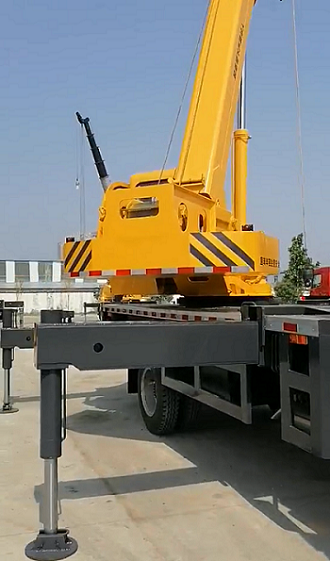 供應新飛工10噸江淮汽車吊（油電兩用）