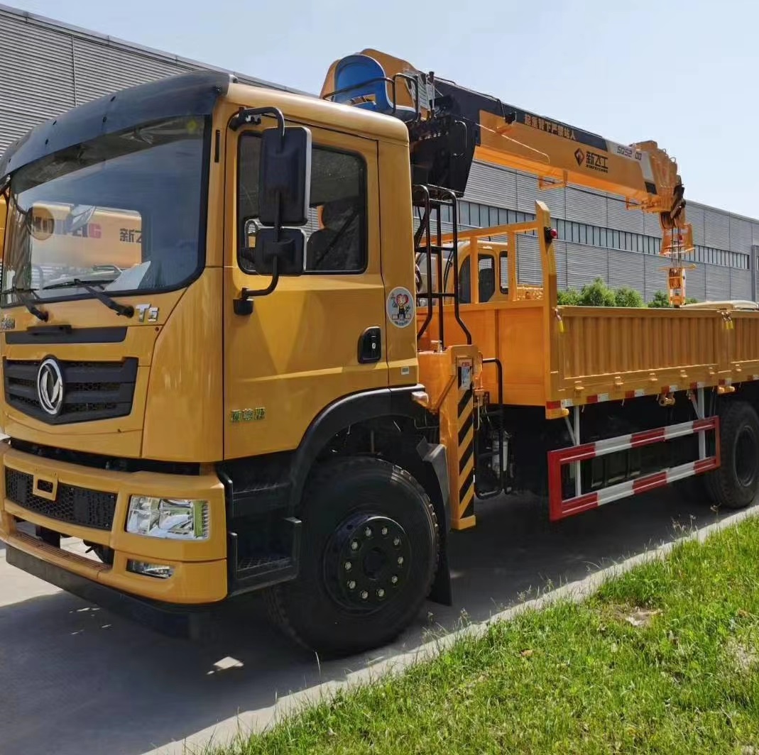 供應 新飛工 8噸東風華神T5 隨車吊