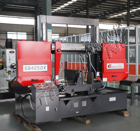 GB4250X金屬帶鋸床，線軌導向，運行平穩