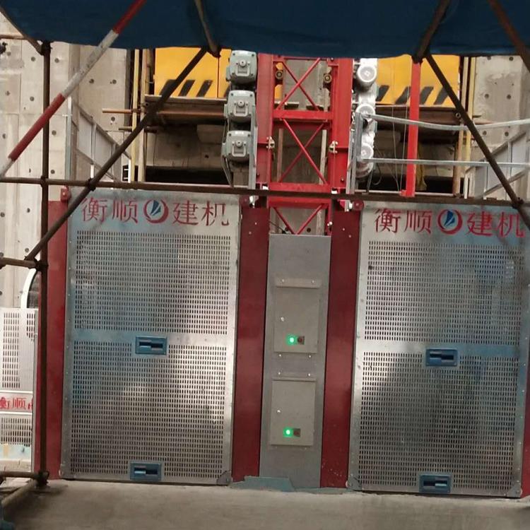 北京施工升降機物料提升機sc200/200人貨兩用施工電梯