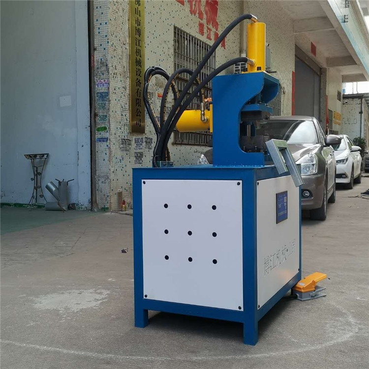 液壓方管折角切角機 貨架邊框切90度一次成型 鐵藝鋅鋼方管角度機原始圖片2