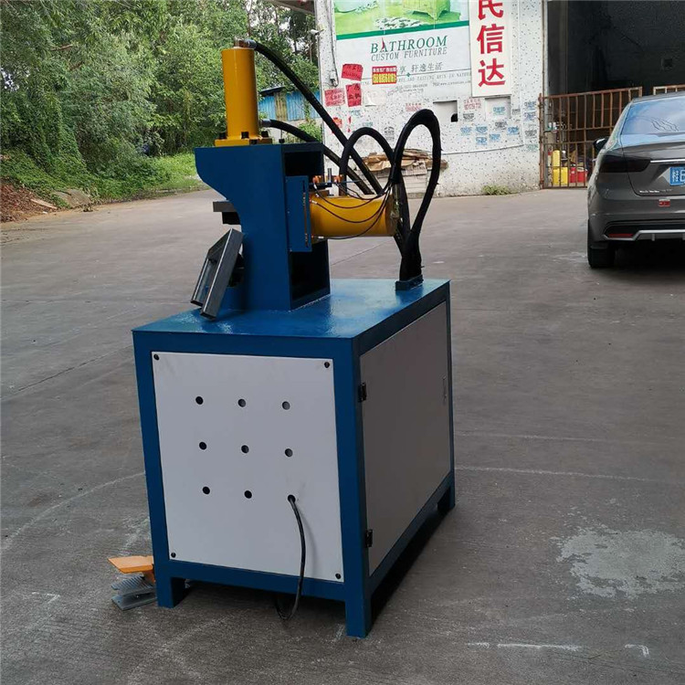 新型管材90度沖角機方管切45度一次成型切角機鐵藝框架一次成型機原始圖片3