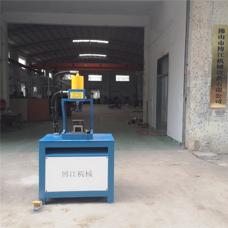 廣東液壓方形焊管沖斷機(jī)器 工廠鐵管切割機(jī) 方鐵矩管斷料設(shè)備原始圖片2