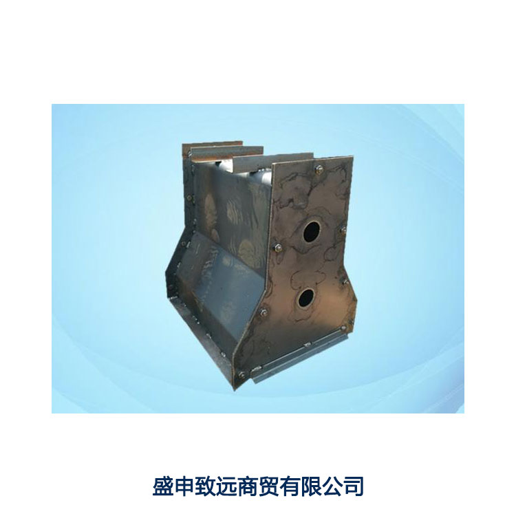 隔離墩鋼模具廠  水泥隔離墩鋼模具廠家  欄桿隔離帶模具 盛申致遠生產